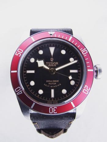 チューダー ヘリテージ ブラックベイ レッドベゼル 79220R